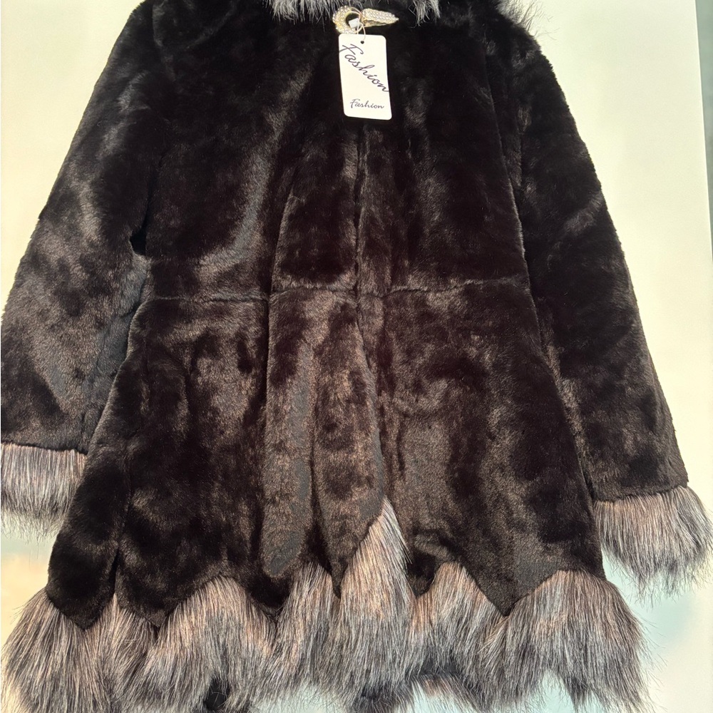 Luxurious Black Faux Fur Coat with Gray Accents